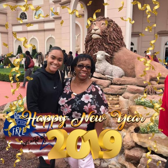 Meet your Posher, Sharon - Picture 1 of 2